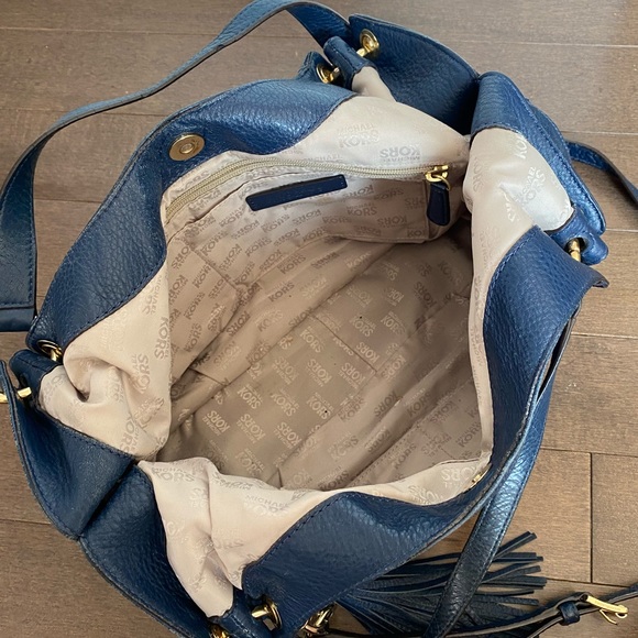 Michael Kors Crossbody Purse - Picture 4 of 4